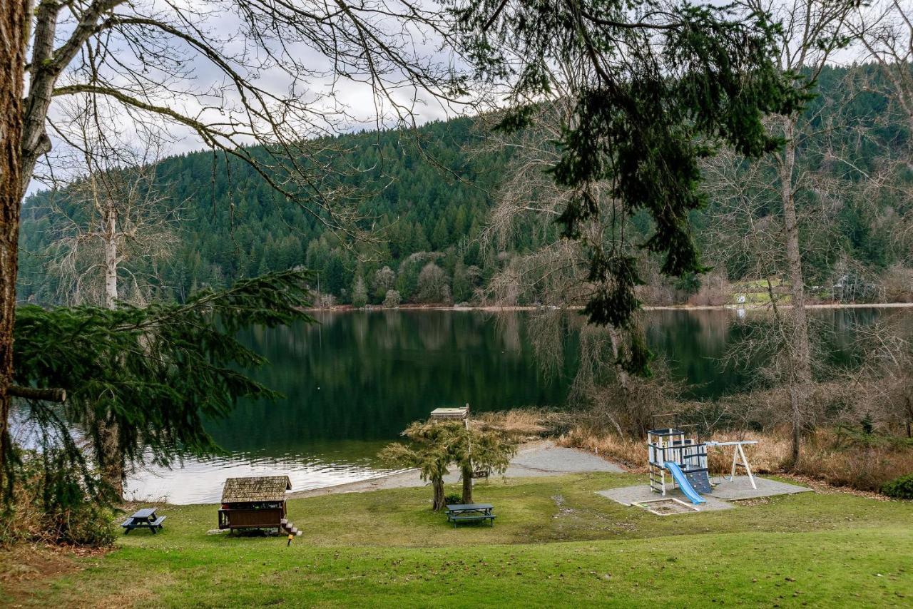Green Acres Lakeside Resort Salt Spring Island Ganges Exterior foto