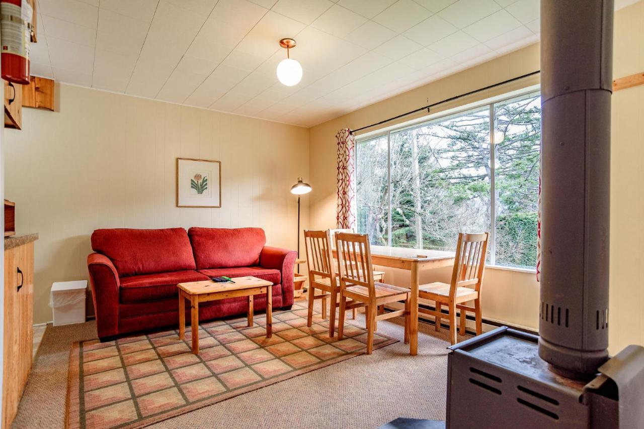 Green Acres Lakeside Resort Salt Spring Island Ganges Exterior foto
