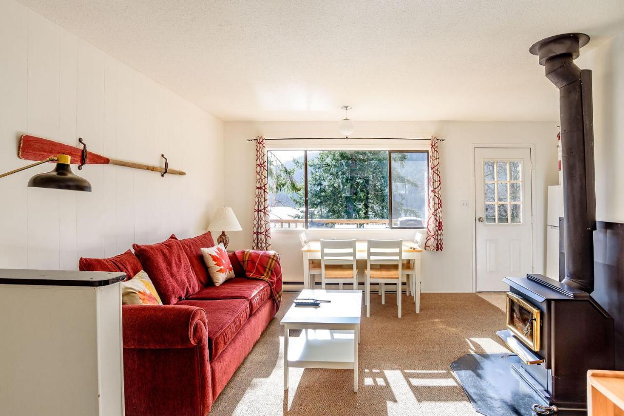 Green Acres Lakeside Resort Salt Spring Island Ganges Exterior foto