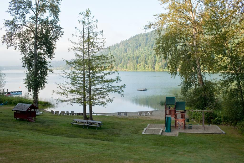 Green Acres Lakeside Resort Salt Spring Island Ganges Exterior foto